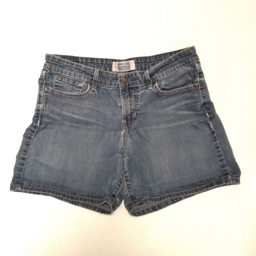 Levi's Signature Mom High Rise Jean Shorts